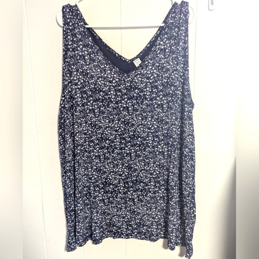 Old Navy Navy Blue and White Floral Swing Tank Top -2X